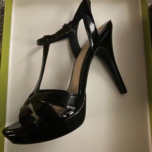 Gianni Bini black heels size 8